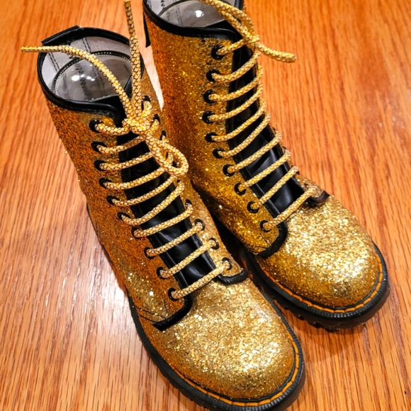 Made in England Doc Marten boot - Picture 3 of 11